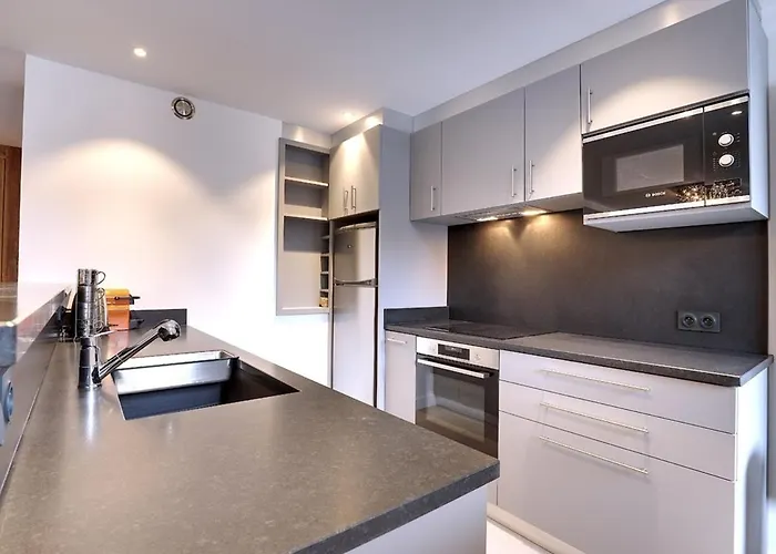 Renove 88m2 Au Centre De 1850 - 8 Pers, Parking, Balcon, Wifi - Fr-1-631-146